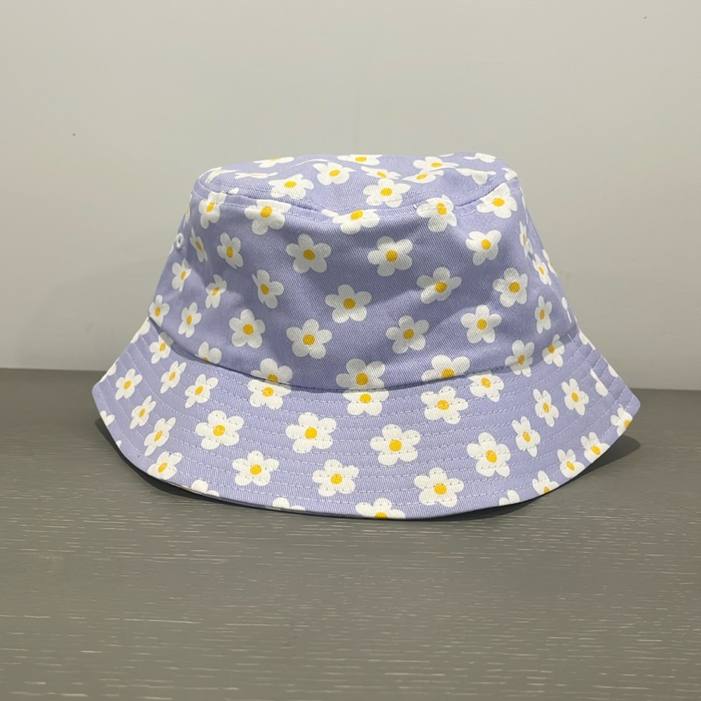 Purple Daisy Bucket Hat NWOT